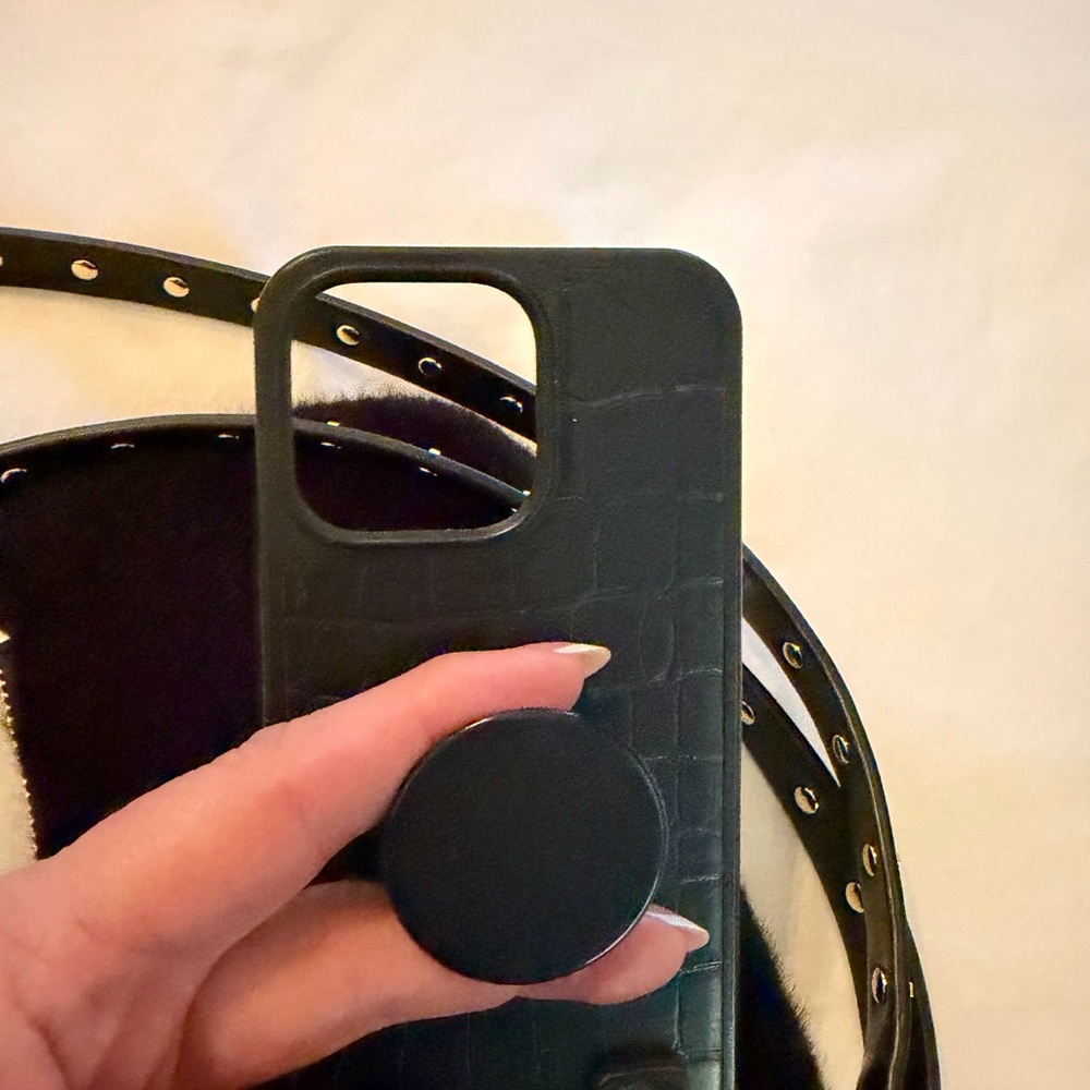 Any Di Múnich iPhone case, furry pouch, crossbody strap - Picture 3 of 8
